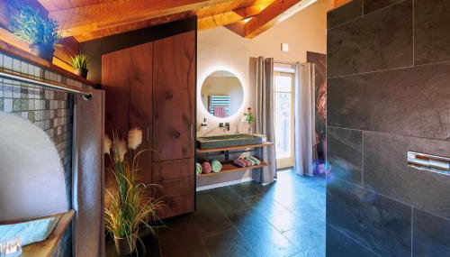 ÜbermAlztal Suite - Photo 2