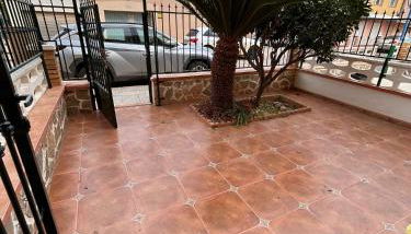 Amazing 3 floor house in front of the beach - Foto 2