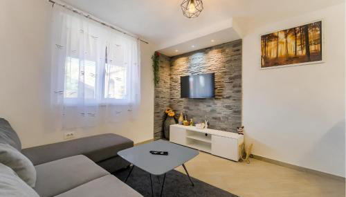 Beautiful Home In Lupoglav - Foto 3