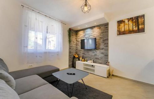 Beautiful Home In Lupoglav - Foto 3