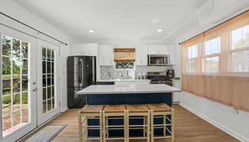 Beach house - 3BR Beach Gem - 30ft to Sand & Walk to Amusement Park - Foto 3