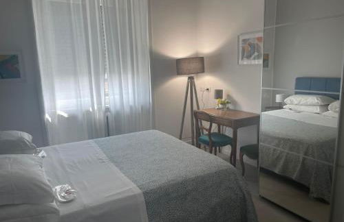 HOME SUITE HOME with FREE PARKING GARAGE - CON PARCHEGGIO INCLUSO nuovo con 2 camere da letto e due bagni - new apartament with 2 bdrooms 2 bathrooms- jellow SUBWAY METRO gialla Porta Romana 3 stops to Duomo - Foto 4