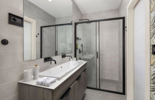 Luxury Villa Sea La Vie with Pool Near Sibenik - Photo 6