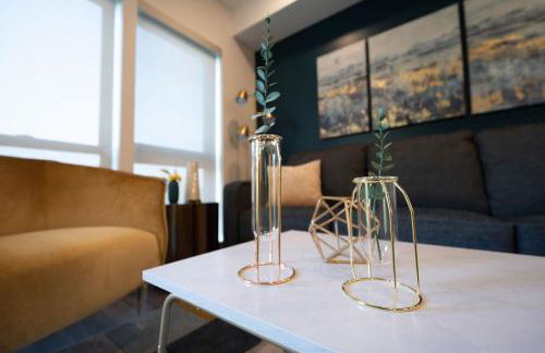 Downtown-Elevator-King Bed-Garage Parking-Laundry - Foto 59