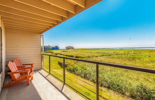 Waterfront Condo right on the Pacific Ocean - Photo 21