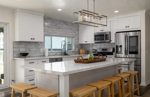 Huge House with Pool! Sleeps 16 - BBQ - Shuffleboard - Foto 20