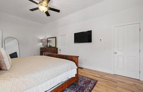 Luxury Riverfront Retreat Hot Tub, Game Room, Gym - Foto 23