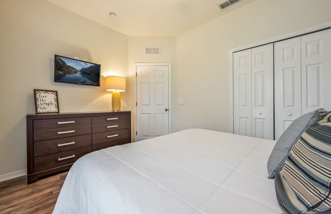 Remodeled Gem - Comfort and Location - Foto 41