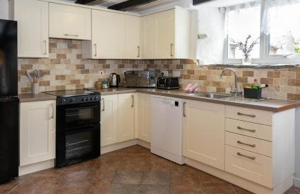 Ta Mill Holiday Cottages & Lodges - Forge Cottage - Foto 3