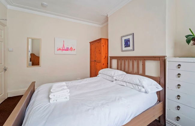 4 Bed Homely Retreat - Wolverhampton - Foto 16