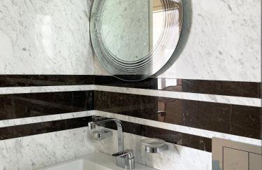 Blue Bay Vouliagmeni Luxury Apartment - Photo 24