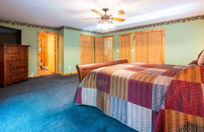 Massive Log Chalet with Hot Tub - Foto 57