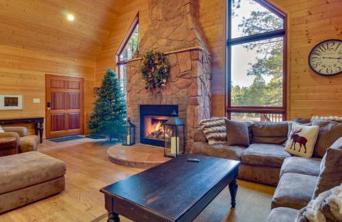 Hike, Fish and Relax Fireside! Forest Lakes Cabin - Foto 1