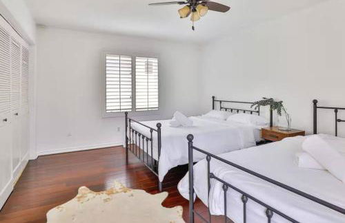 Sherman Oaks Tennis Estate with Pool + Spa - Foto 21