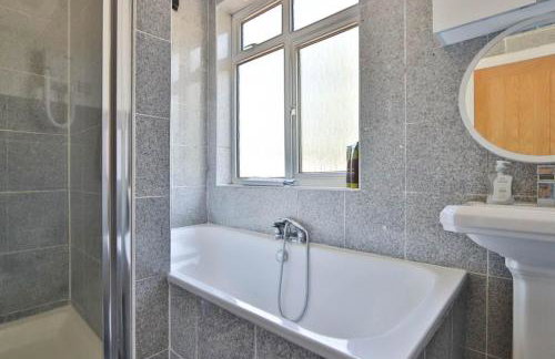 Highfield Home with free parkings, Surbiton, Kingston upon Thames, Surrey, Greater London , UK - Foto 12