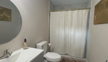 Stylish and Cozy 4BR Home in Houston, Sleeps 9 - Foto 5