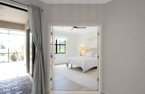 Gorgeous Lakefront Villa in Gran Paradiso - Seabird Villa - Photo 5