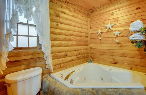 Pet-Friendly Cabin with Loft 5 Mi to Lake Lure! - Foto 12