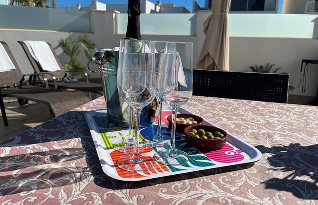 Luxury Three Bedroom Villa With Private Pool and Rooftop Solarium - Foto 27