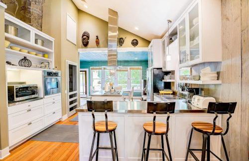 Quiet central home with enclosed yard, deck, grill, central AC, washer and dryer - Foto 3
