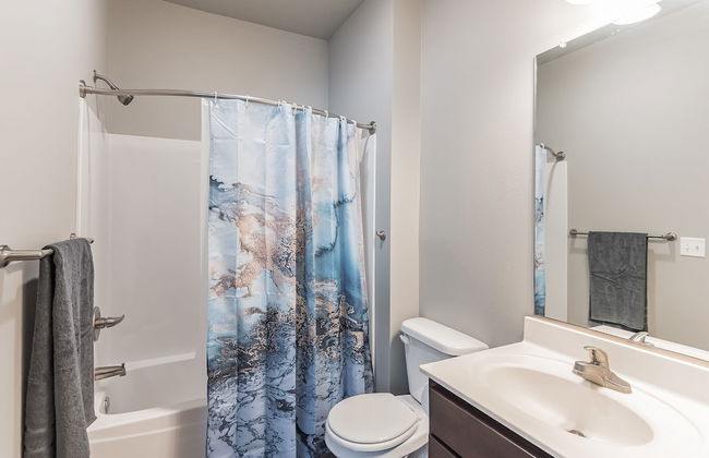 Spacious 2BR Suite W/patio Near Iowa State - Foto 14