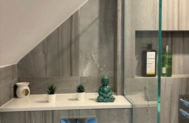 Brand New Big House with garden and free parking - Foto 21