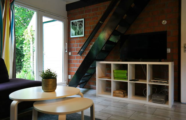 Charming Bungalow in Oostmahorn, Netherlands - Perfect for Nature Lovers - Photo 8
