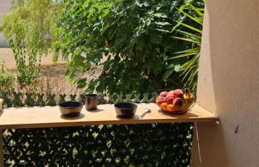 Bright two-room apartment with balcony & private parking - Foto 5