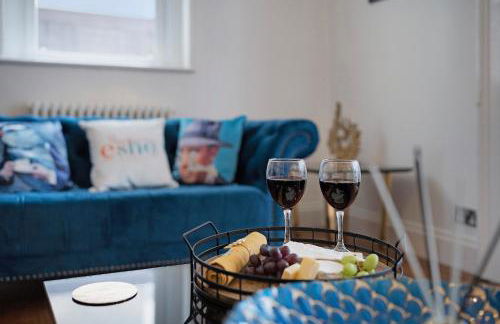 4 bedroom home with Garden, Game room, Parking- Esho Stays - Foto 35