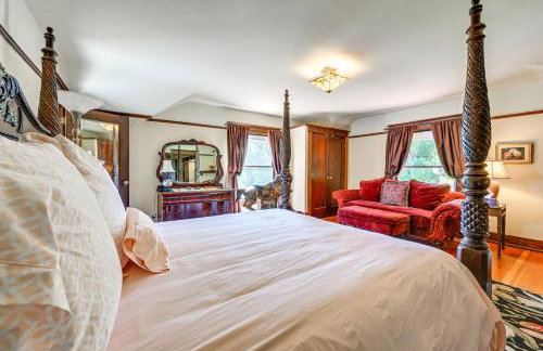 Historic Auburn House on 37 Acres with Private Lake! - Foto 15