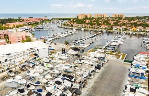 Fabulous Golf and Marina Community Condo - Photo 58