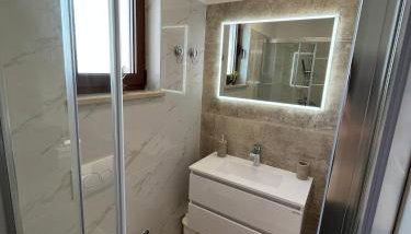 Apartman Sara s pogledom na more - Foto 2