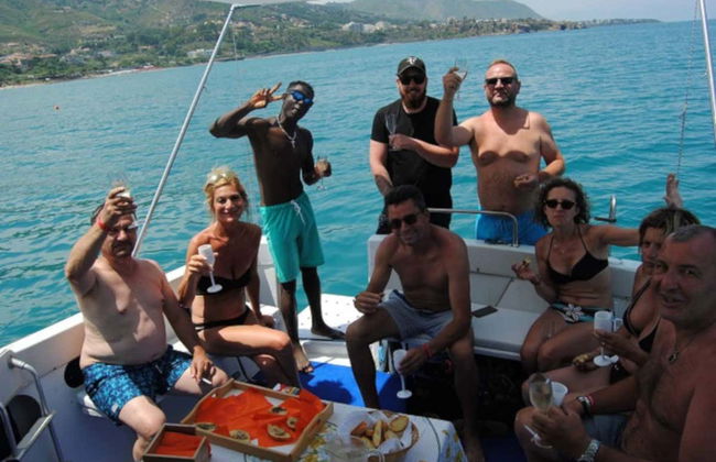 Passeio de barco pela costa de Cefalù - Foto 3