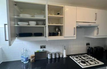 Stylish London Stay 2-Bedroom Duplex Sleeps 6 - Foto 36