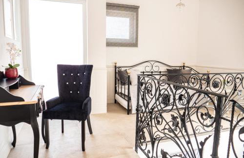 Elegant Hvar town villa with pool - Photo 43