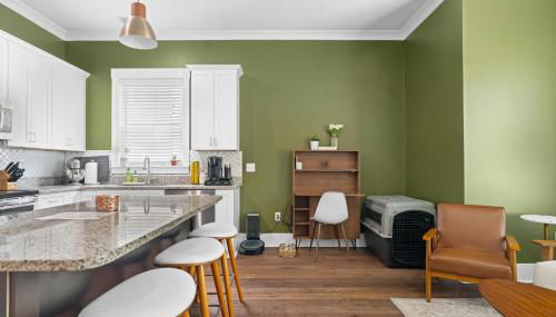 Downtown at The Peach House Dogs Welcome Fully Fenced Yard and Off-street Parking - Foto 4, stove