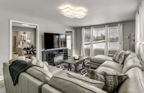 Newly Remodeled! Upscale Home in Buffalo Suburbs - Foto 1