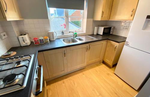 2 Bedroom Flat near Redhill train station, easy access to Gatwick & London - Foto 11