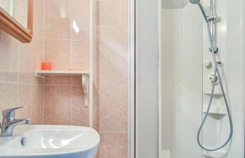 10 Bedroom Cozy Home In Allonne - Foto 47