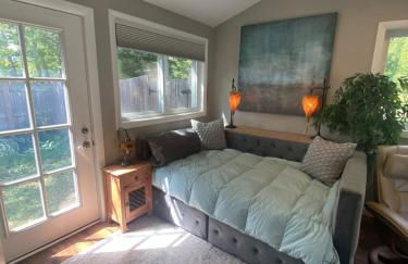 Cozy en suite with high ceilings - Foto 3