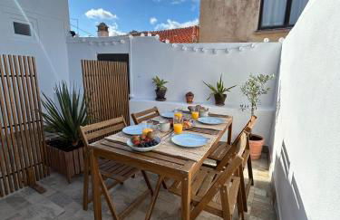Modern Old Town House with Sunny Terrace - Photo 3