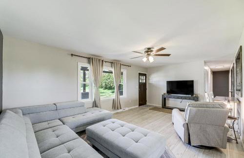 Dry Ridge Farmhouse with Hot Tub and Game Room! - Foto 3