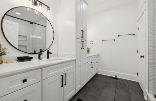 Nash Urban Oasis with Rooftop and Modern Amenities - Foto 31