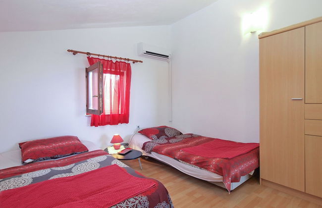 Apartment 1665 - Photo 5