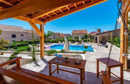 Merita Apartments with Pool - Photo 55