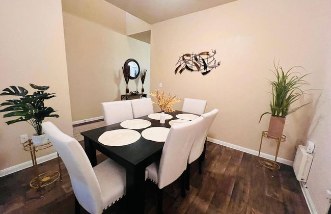 Spacious 4BR Home w Game Room Office Backyard - Foto 20