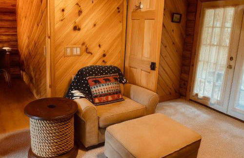 Crabapple-Secluded cabin with pond creek access, hot tube, fire pit in Blue Ridge - Photo 19