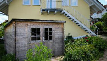 Dachgeschosswohnung im Grünen - Foto 3