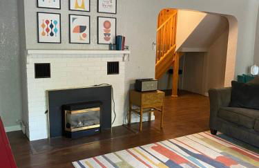 DOWN TOWN BUNGALOW Entire home available - Foto 8