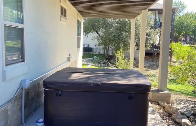 Upscale 5BR Home on Lake Travis With Hottub & Lake Views - Foto 33